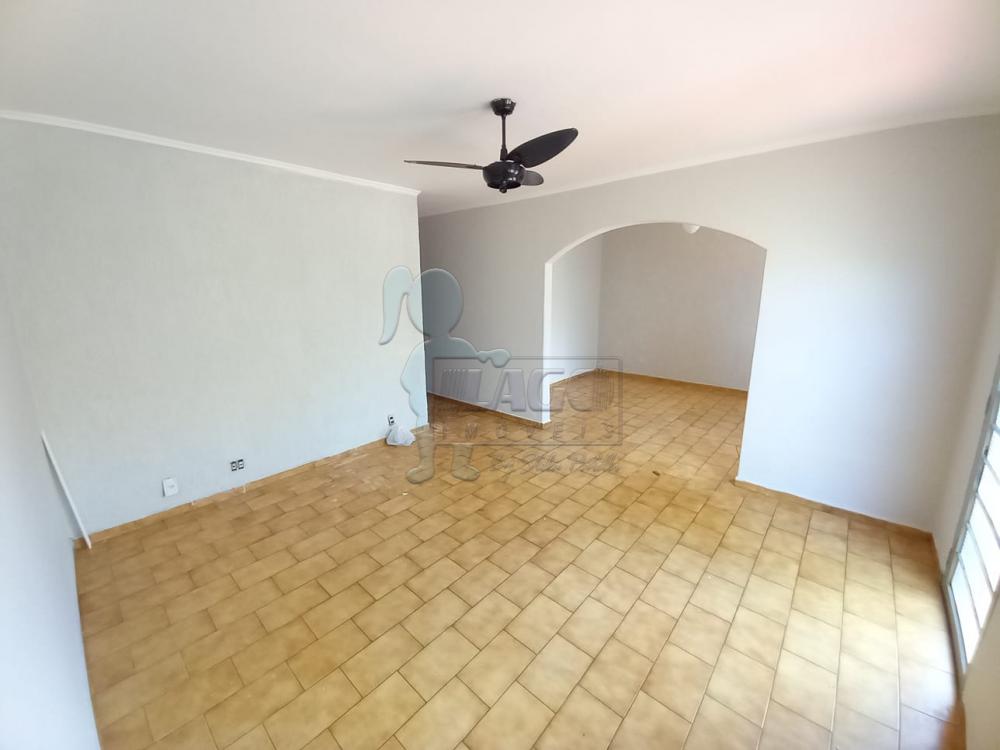 Alugar Casa / Padrão em Ribeirão Preto R$ 2.200,00 - Foto 1