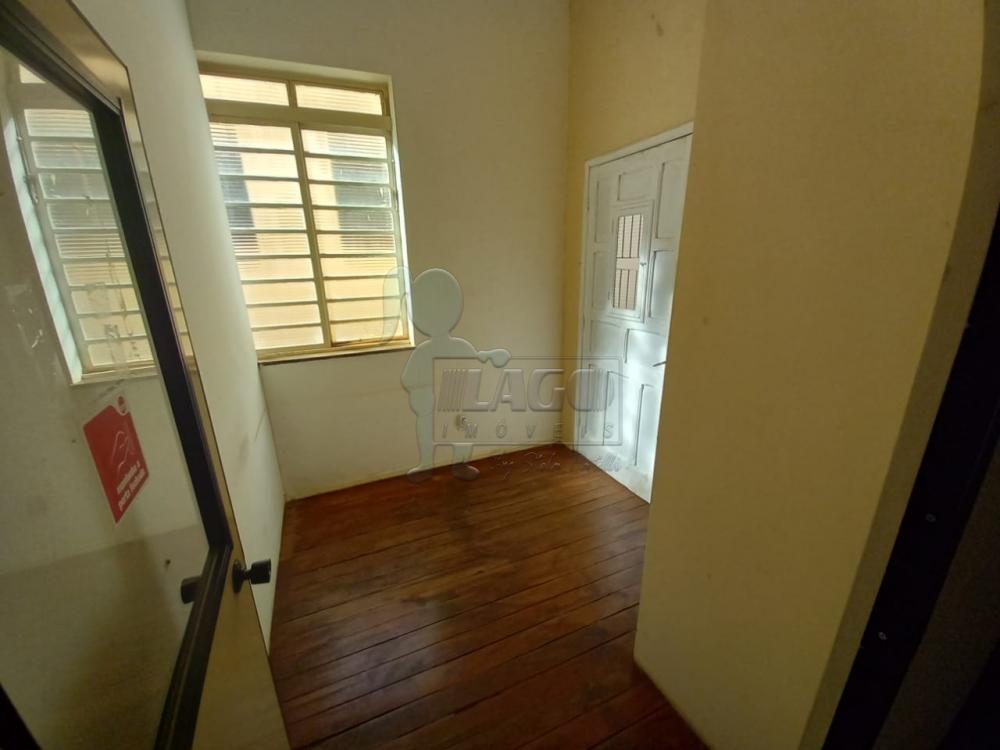 Alugar Casa / Padrão em Ribeirão Preto R$ 1.890,00 - Foto 4