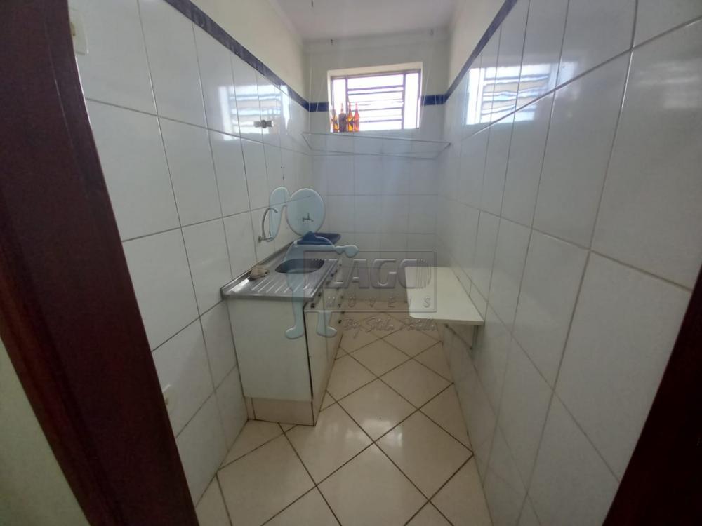 Alugar Apartamento / Padrão em Ribeirão Preto R$ 800,00 - Foto 2