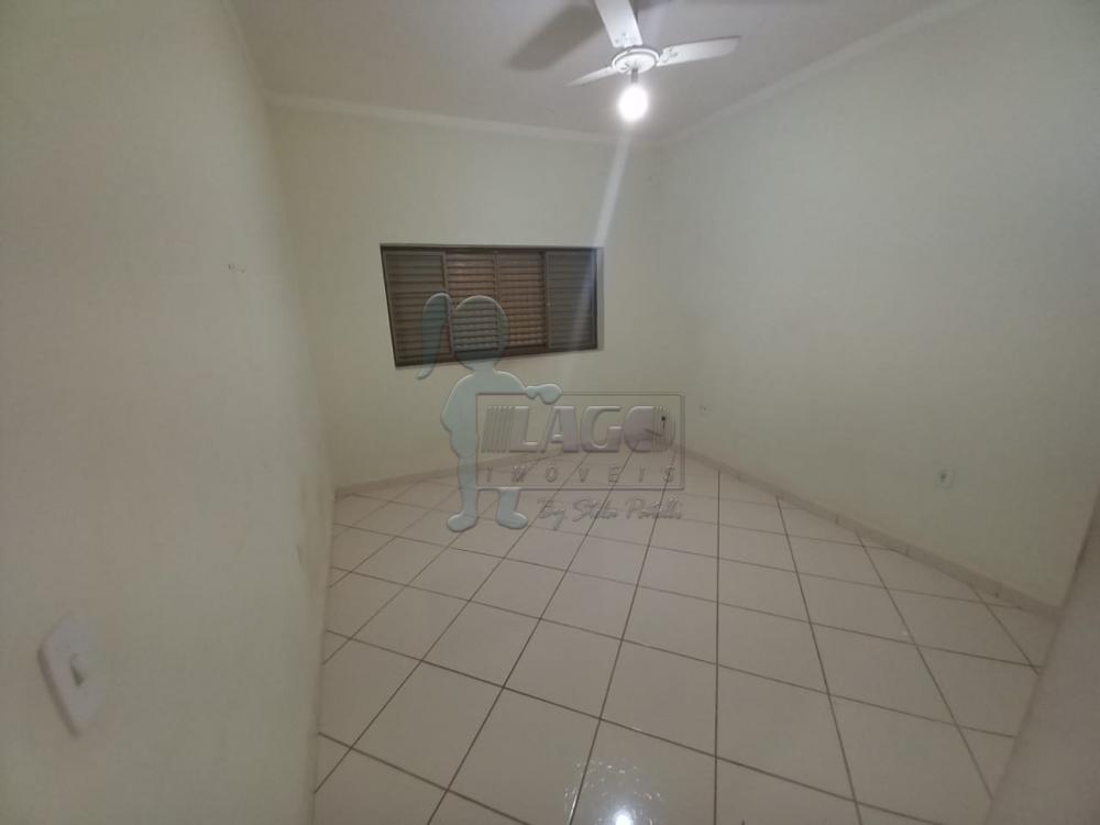 Alugar Apartamento / Padrão em Ribeirão Preto R$ 800,00 - Foto 1