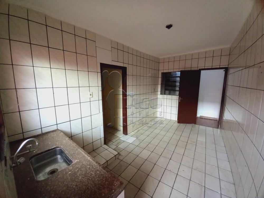 Alugar Casa / Padrão em Ribeirão Preto R$ 700,00 - Foto 3