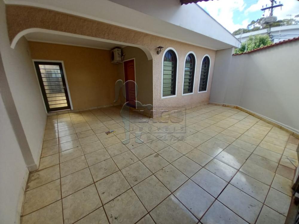 Alugar Casa / Padrão em Ribeirão Preto R$ 1.600,00 - Foto 1