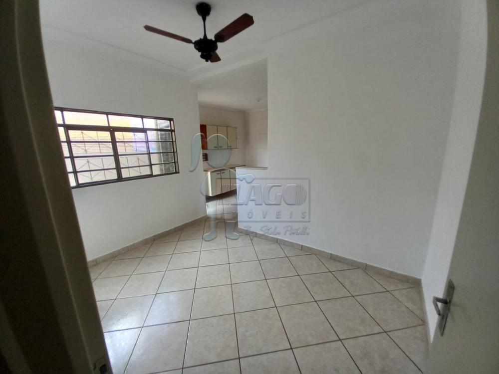 Alugar Casa / Padrão em Ribeirão Preto R$ 1.600,00 - Foto 11