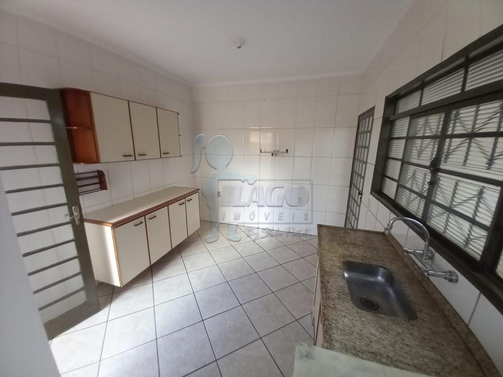 Alugar Casa / Padrão em Ribeirão Preto R$ 1.600,00 - Foto 12