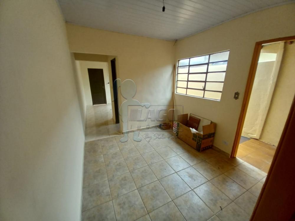 Alugar Casa / Padrão em Ribeirão Preto R$ 800,00 - Foto 4