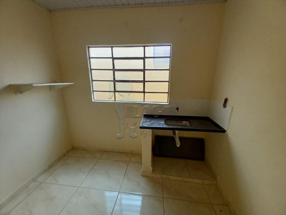 Alugar Casa / Padrão em Ribeirão Preto R$ 800,00 - Foto 8