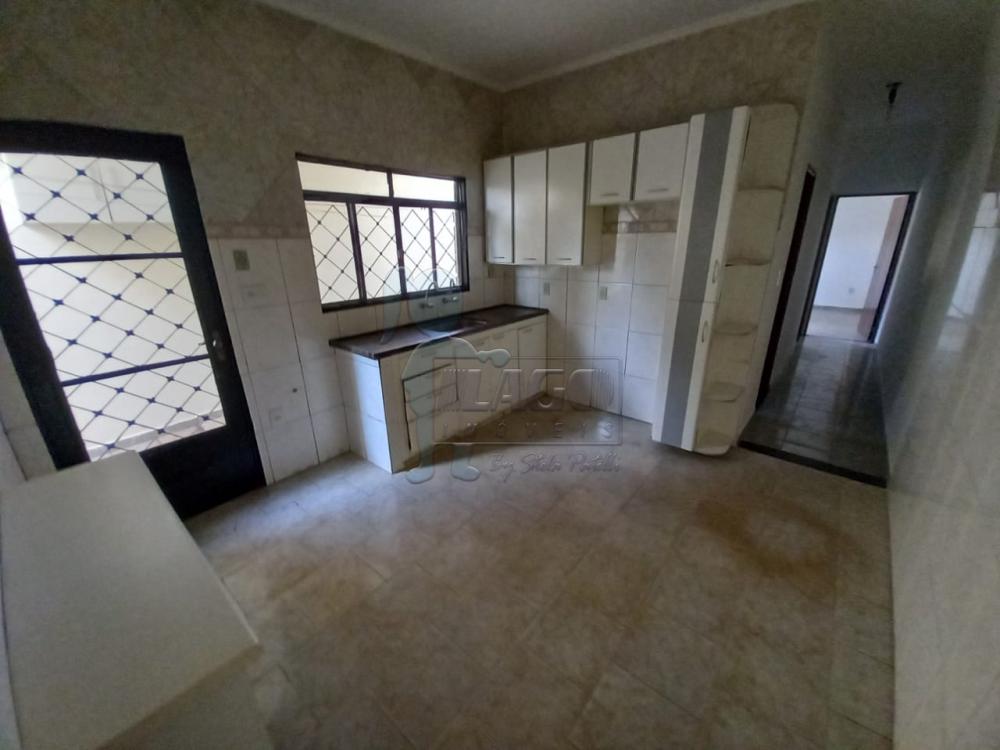 Alugar Casa / Padrão em Ribeirão Preto R$ 1.400,00 - Foto 4