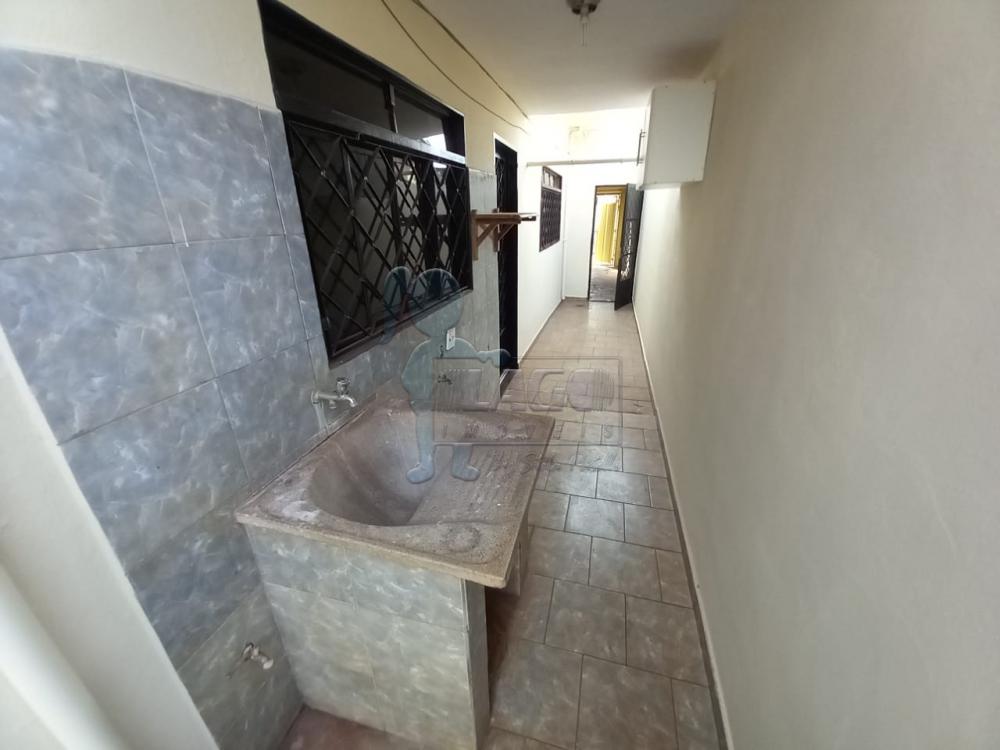 Alugar Casa / Padrão em Ribeirão Preto R$ 1.400,00 - Foto 9