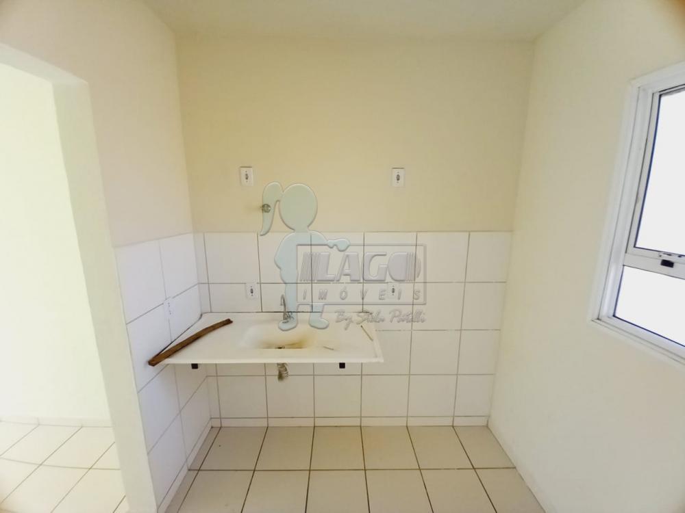 Alugar Casa / Padrão em Ribeirão Preto R$ 800,00 - Foto 3