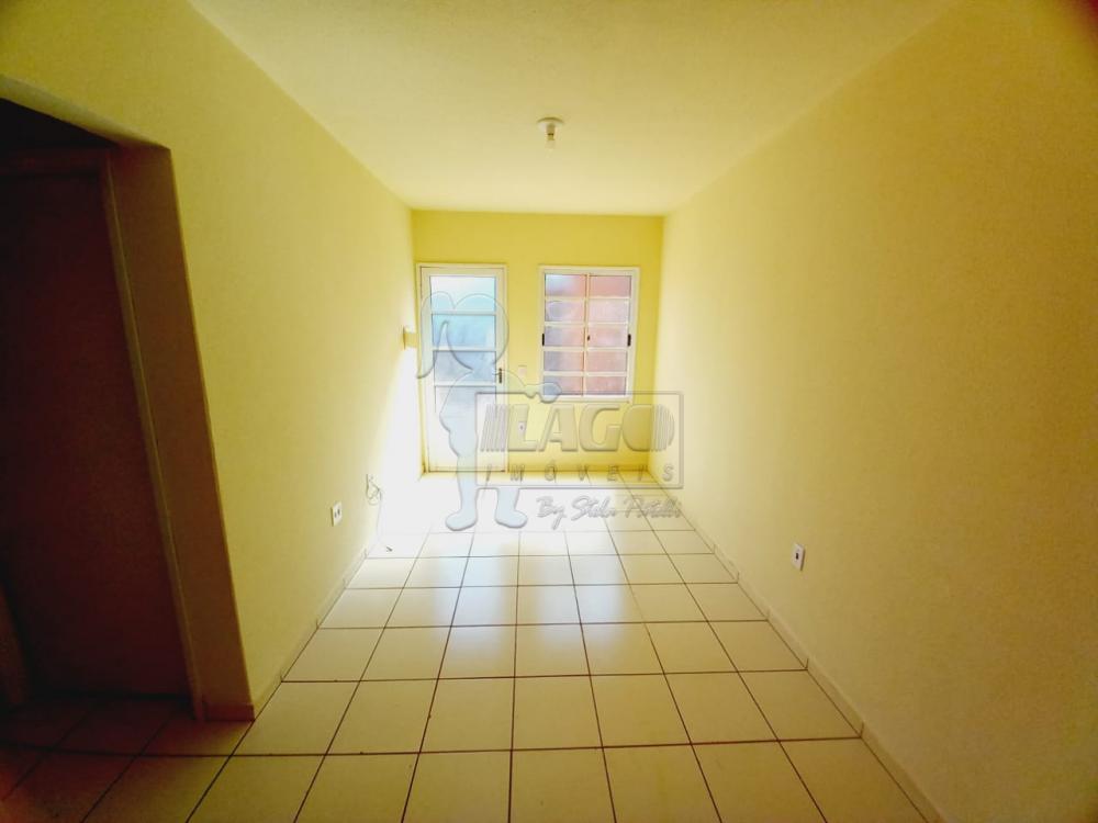 Alugar Casa / Padrão em Ribeirão Preto R$ 800,00 - Foto 1