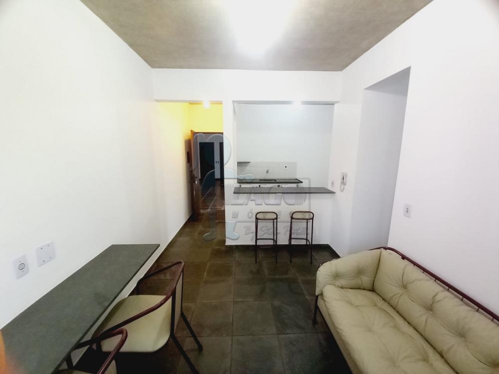 Alugar Apartamentos / Padrão em Ribeirão Preto R$ 700,00 - Foto 1