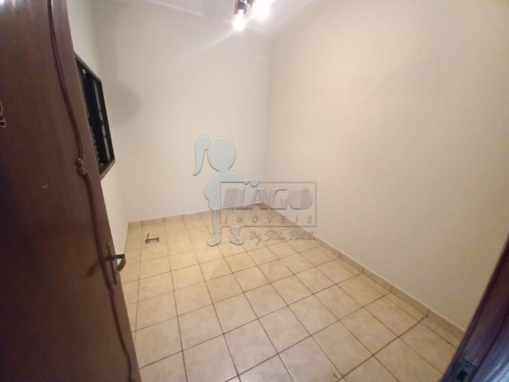 Alugar Casa / Padrão em Ribeirão Preto R$ 1.200,00 - Foto 4