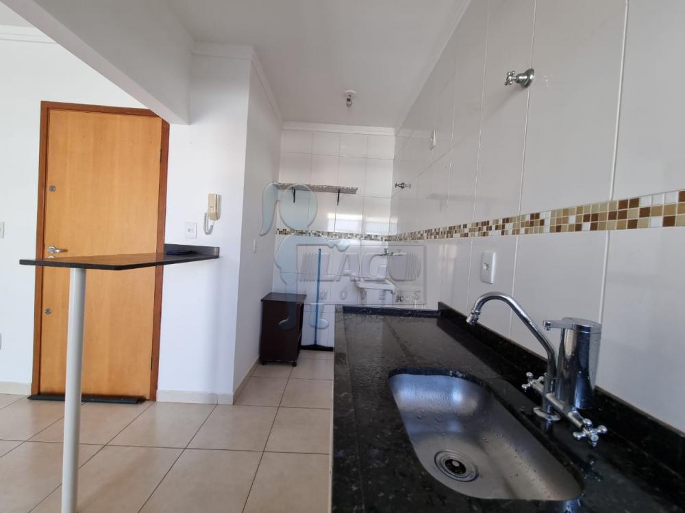 Alugar Apartamento / Padrão em Ribeirão Preto R$ 1.600,00 - Foto 9