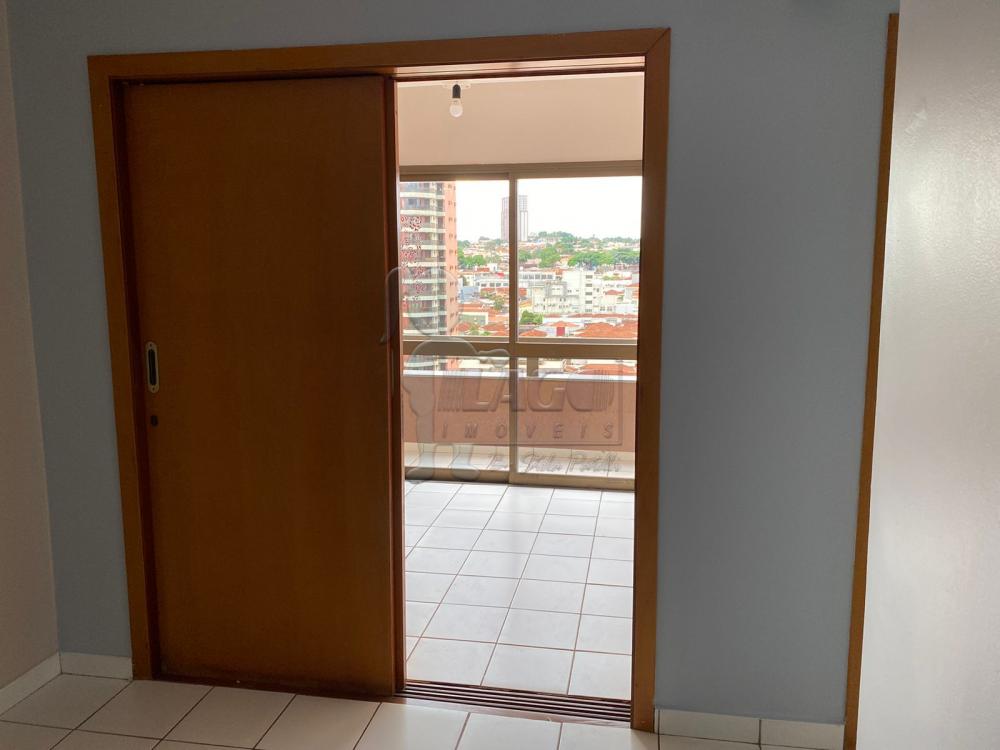 Alugar Apartamento / Padrão em Ribeirão Preto R$ 900,00 - Foto 1