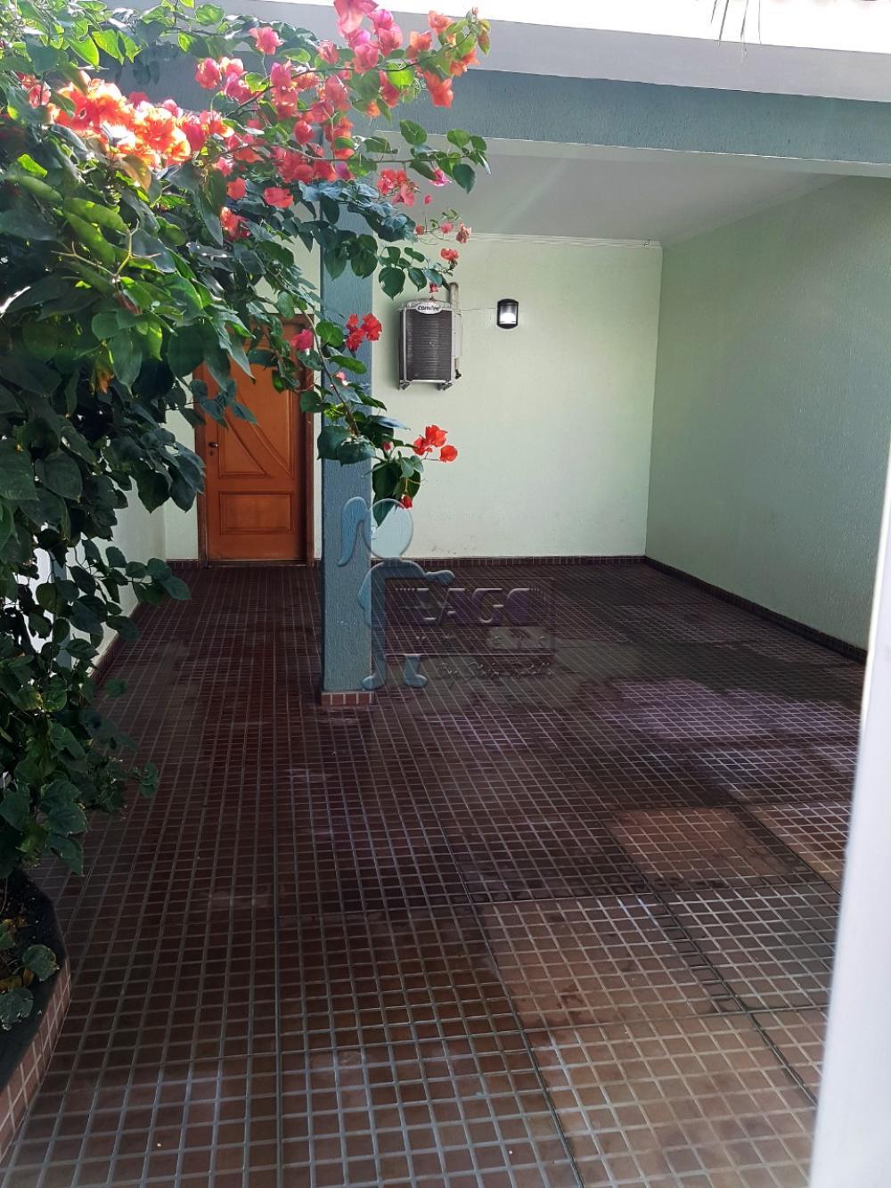 Alugar Casa / Padrão em Ribeirão Preto R$ 1.800,00 - Foto 2
