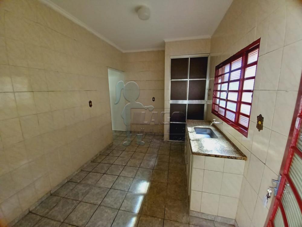 Alugar Casa / Padrão em Ribeirão Preto R$ 700,00 - Foto 4