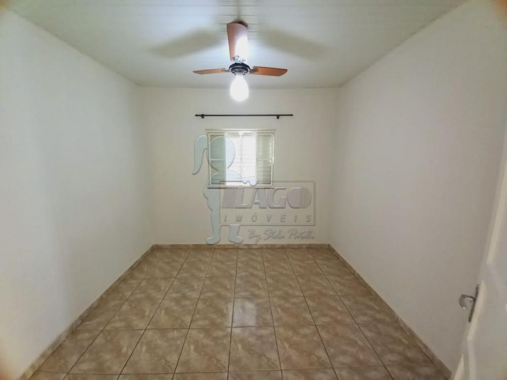 Alugar Casa / Padrão em Ribeirão Preto R$ 800,00 - Foto 3