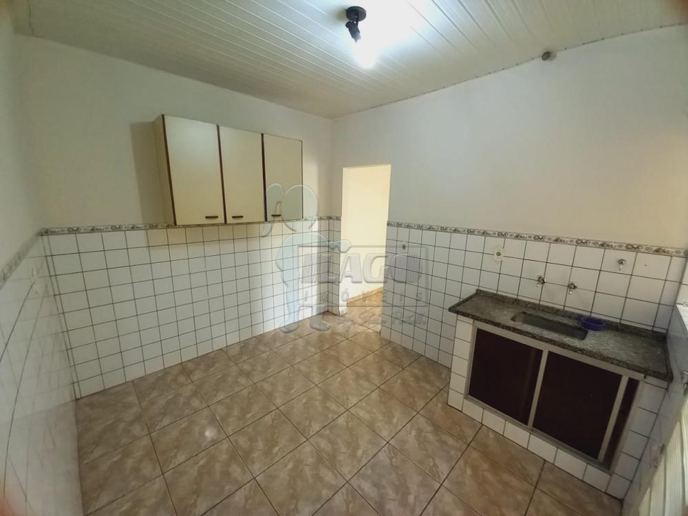 Alugar Casa / Padrão em Ribeirão Preto R$ 800,00 - Foto 5