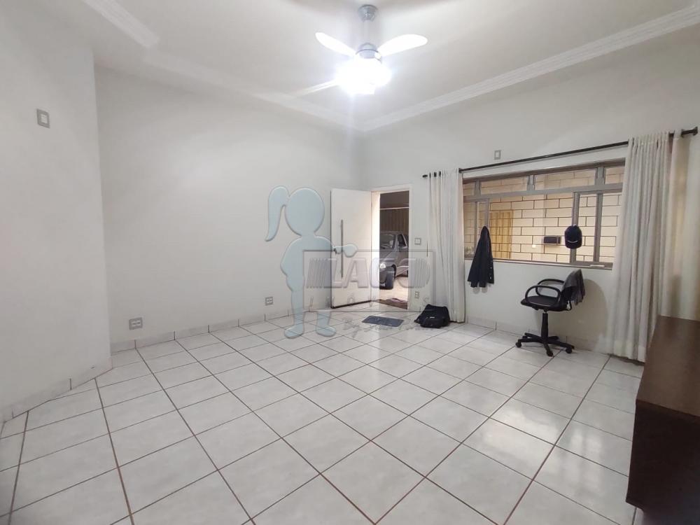 Alugar Casa / Padrão em Ribeirão Preto R$ 1.700,00 - Foto 1