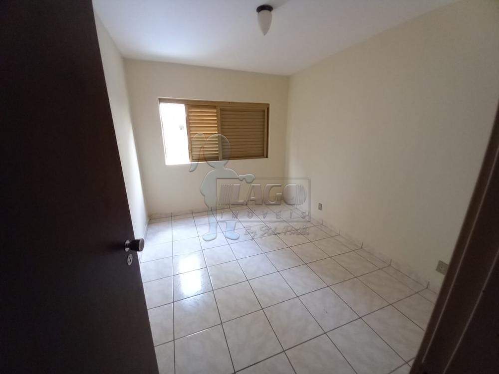 Alugar Apartamentos / Padrão em Ribeirão Preto R$ 700,00 - Foto 2