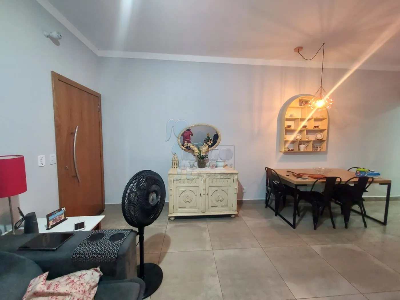 Comprar Casas / Padrão em Ribeirão Preto R$ 450.000,00 - Foto 1