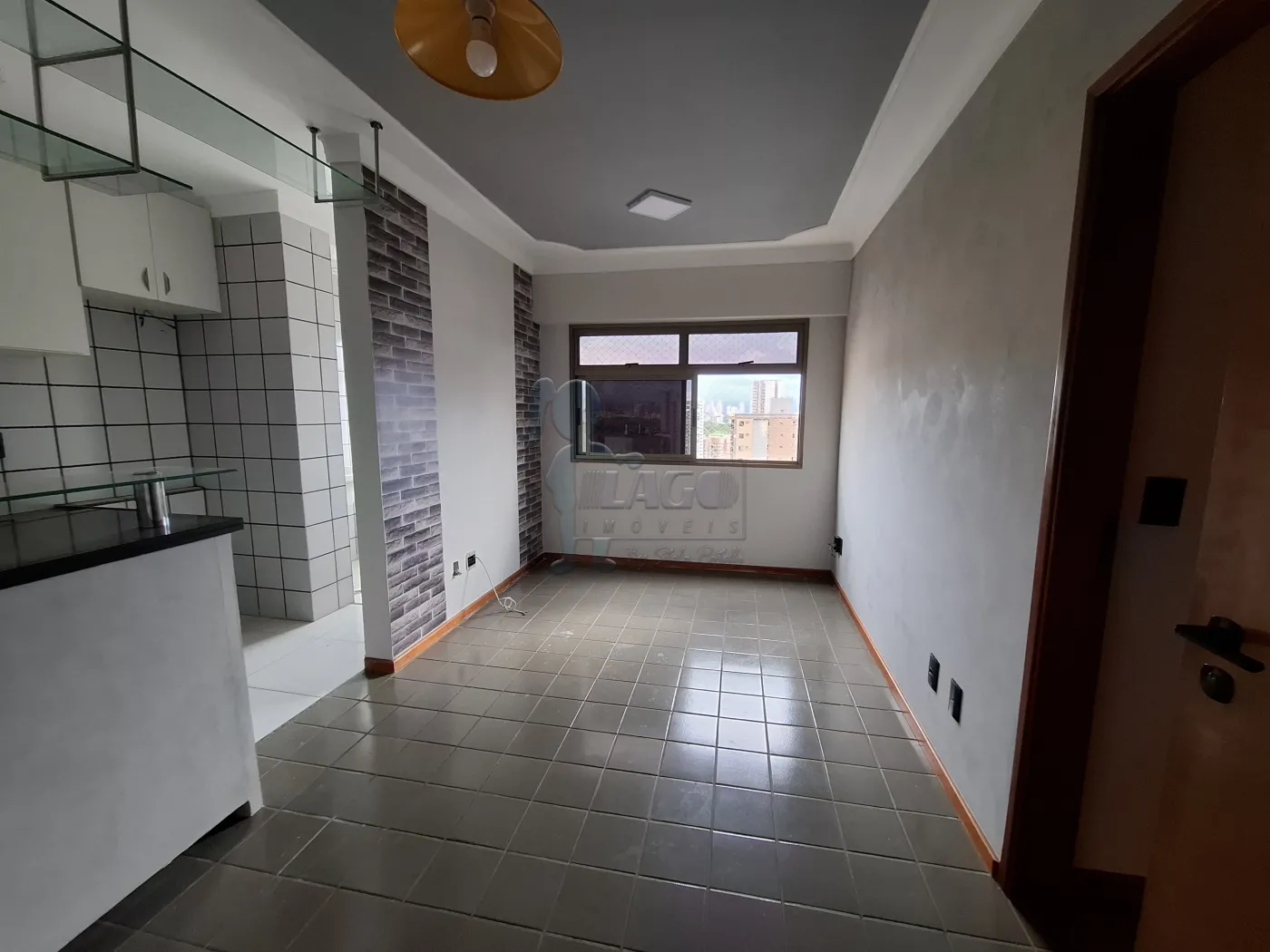 Alugar Apartamento / Padrão em Ribeirão Preto R$ 900,00 - Foto 1