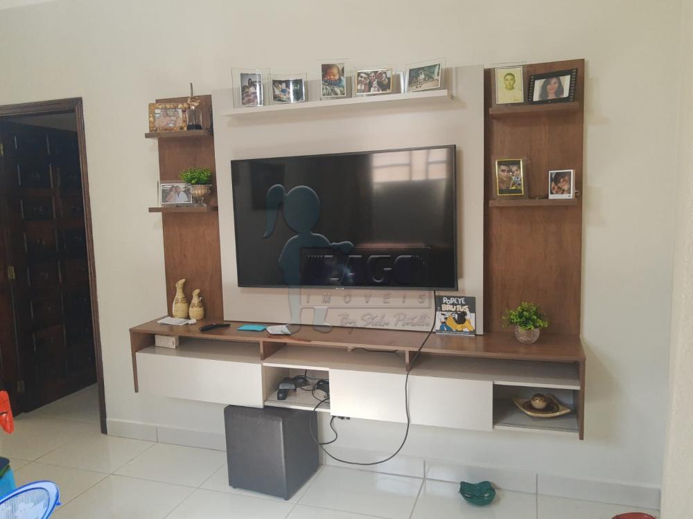 Alugar Casa / Padrão em Ribeirão Preto R$ 1.200,00 - Foto 4