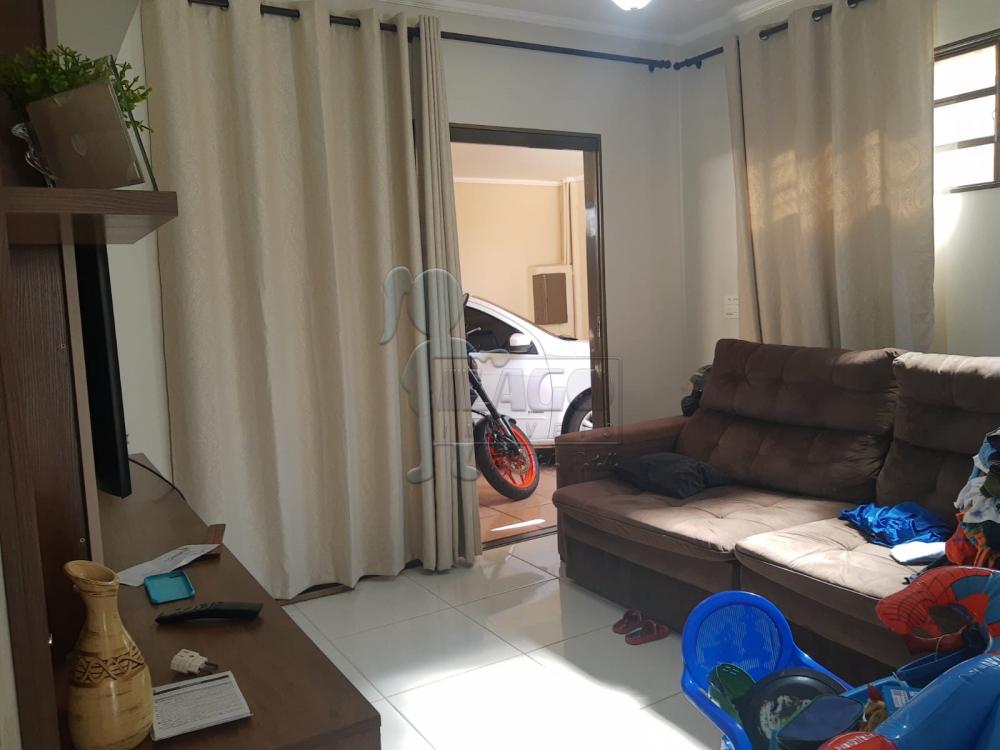 Alugar Casa / Padrão em Ribeirão Preto R$ 1.200,00 - Foto 3