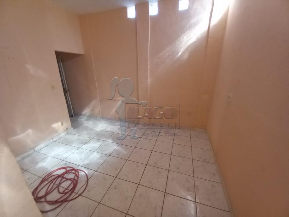 Alugar Casa / Padrão em Ribeirão Preto R$ 700,00 - Foto 2