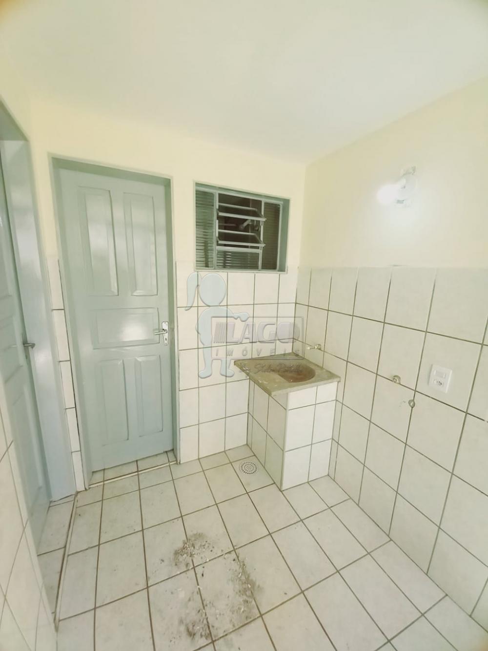 Alugar Casa / Padrão em Ribeirão Preto R$ 800,00 - Foto 8