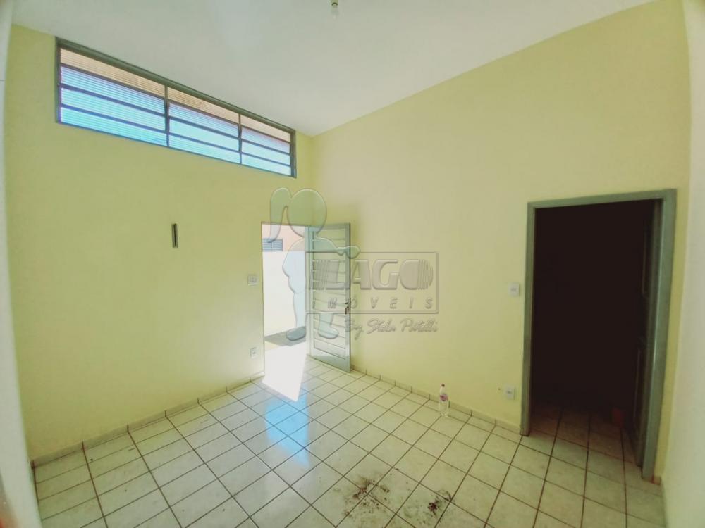 Alugar Casa / Padrão em Ribeirão Preto R$ 800,00 - Foto 1