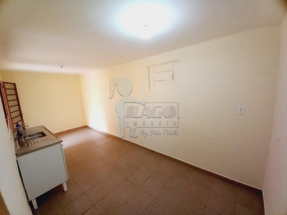 Alugar Casa / Padrão em Ribeirão Preto R$ 700,00 - Foto 6