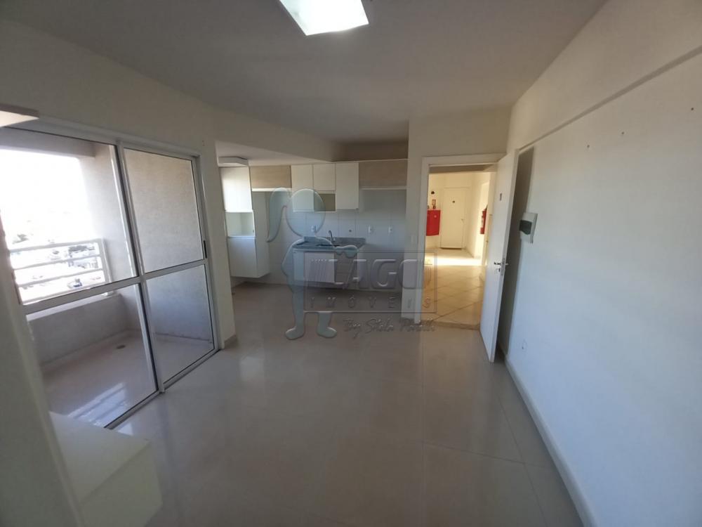Alugar Apartamentos / Padrão em Ribeirão Preto R$ 900,00 - Foto 2