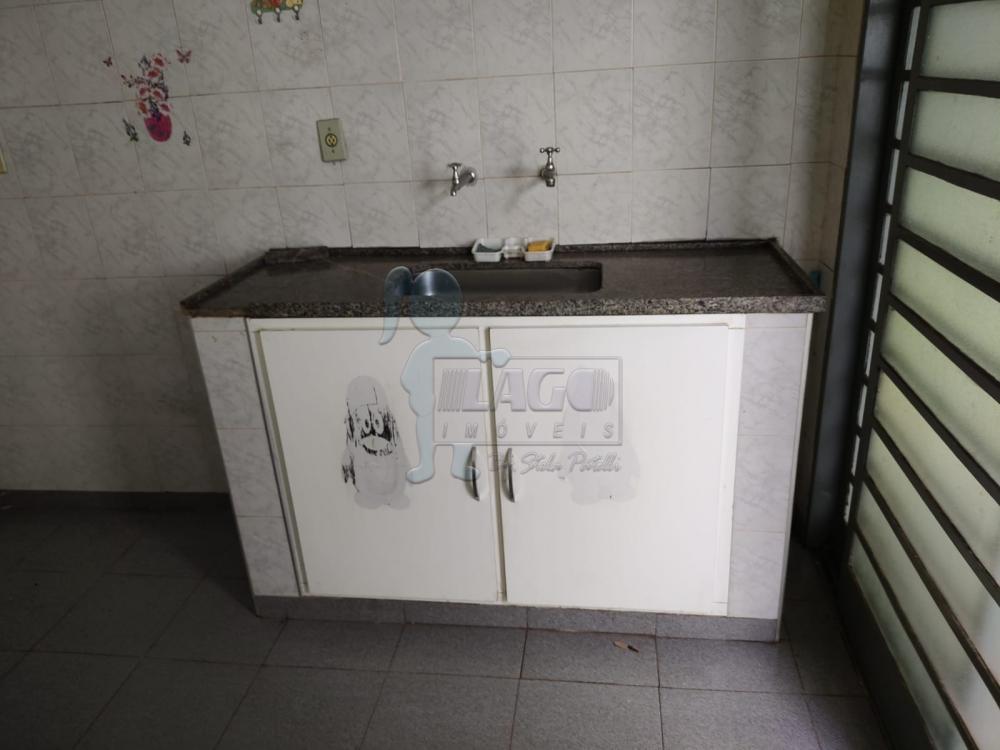 Alugar Casas / Padrão em Ribeirão Preto R$ 700,00 - Foto 4