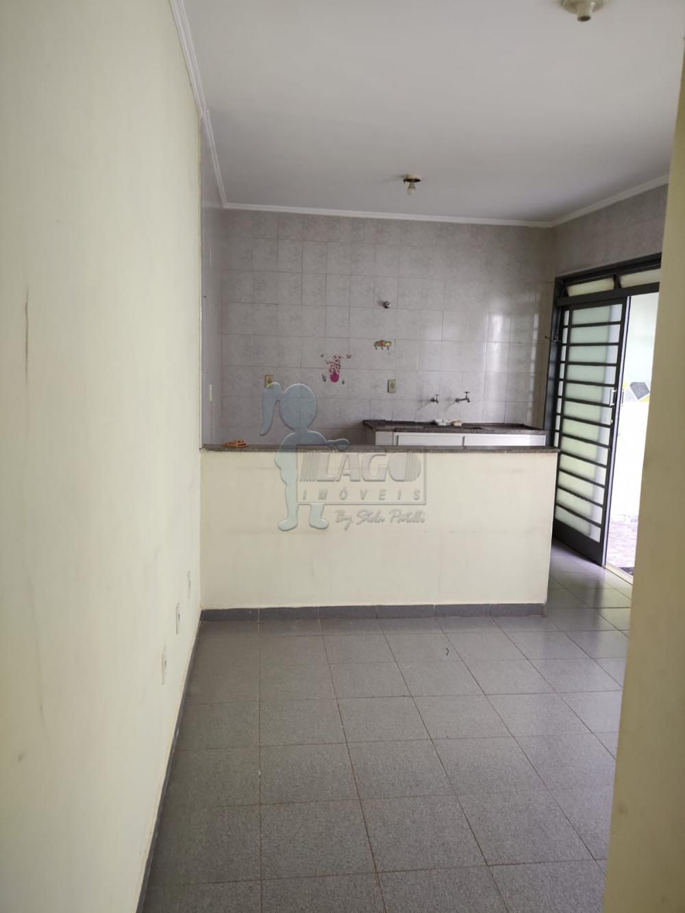 Alugar Casas / Padrão em Ribeirão Preto R$ 700,00 - Foto 2