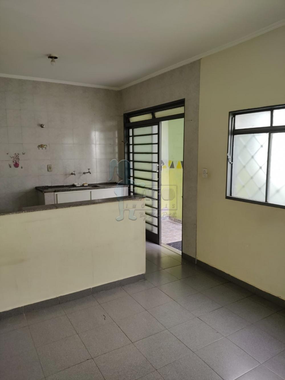 Alugar Casa / Padrão em Ribeirão Preto R$ 700,00 - Foto 1