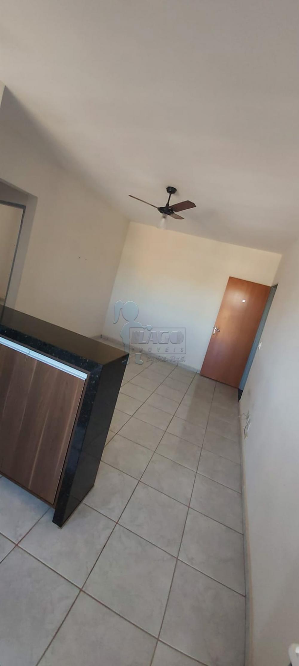 Alugar Apartamento / Padrão em Ribeirão Preto R$ 800,00 - Foto 4