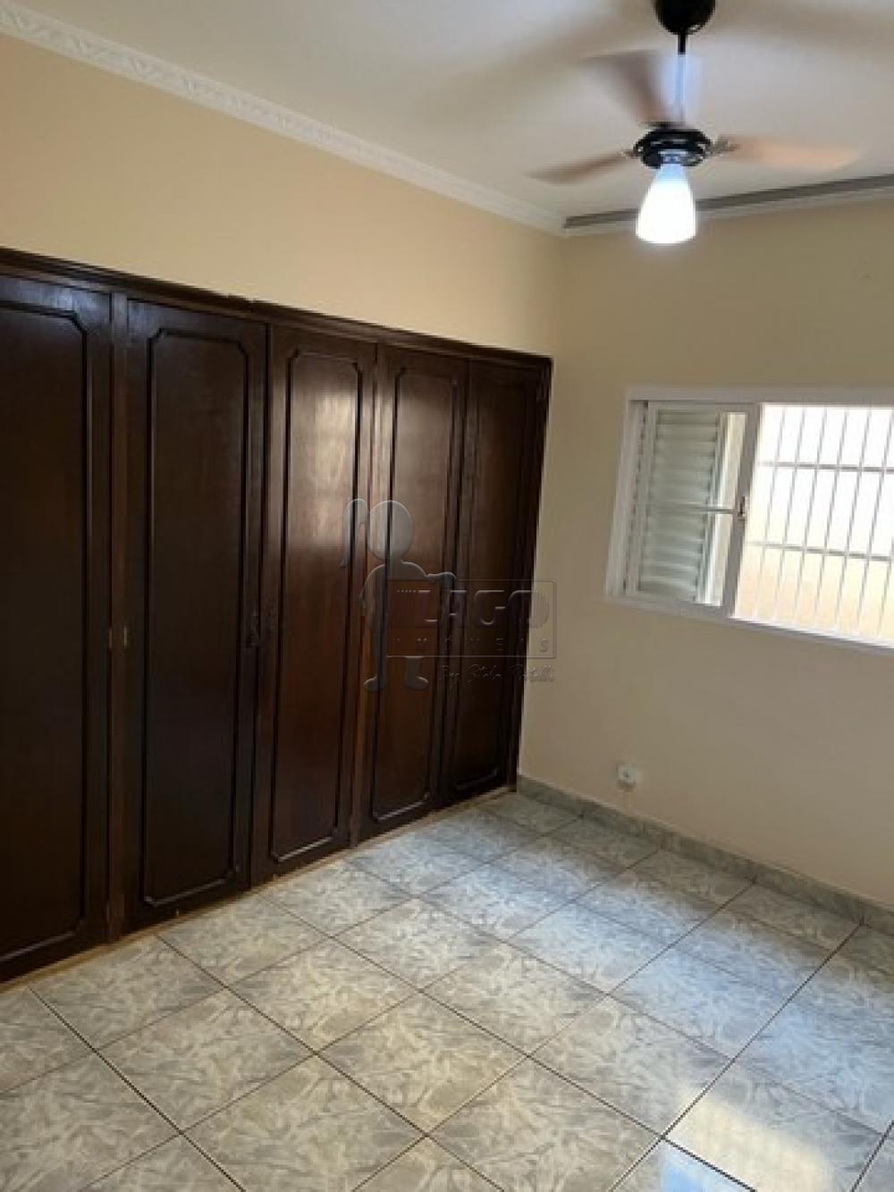 Alugar Casa / Padrão em Ribeirão Preto R$ 2.200,00 - Foto 2