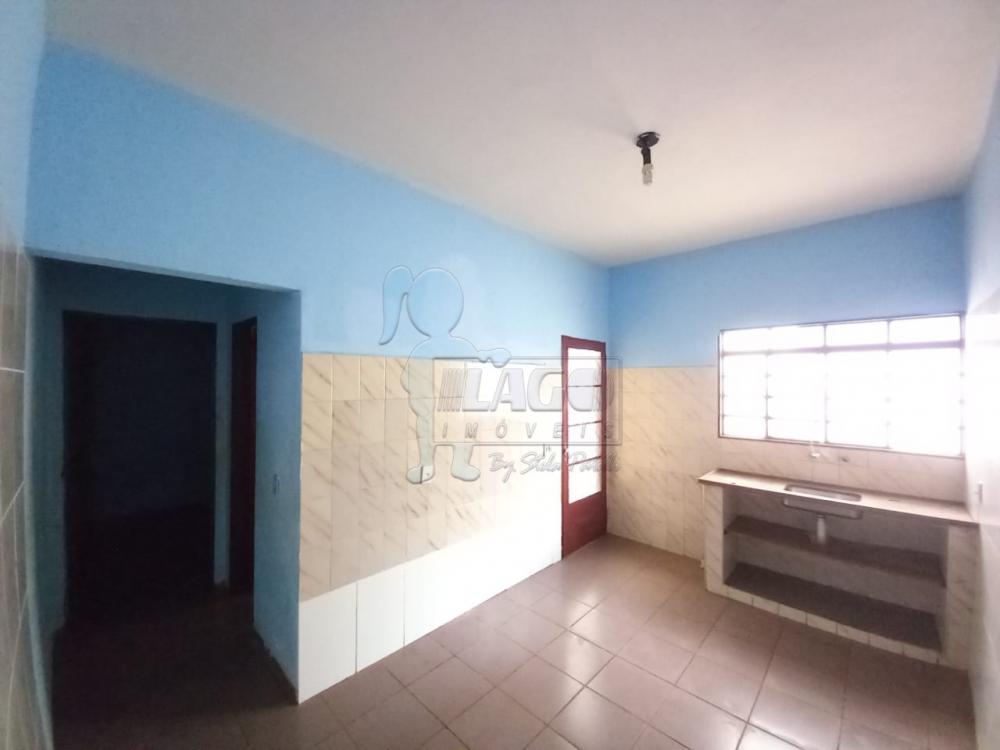 Alugar Casa / Padrão em Ribeirão Preto R$ 700,00 - Foto 2