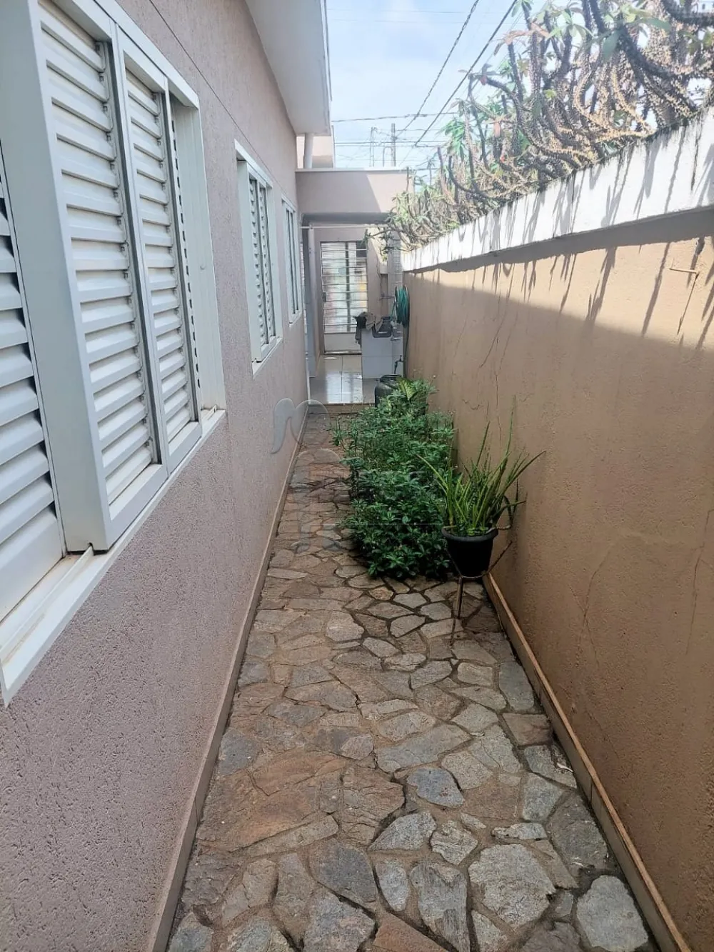 Alugar Casas / Padrão em Ribeirão Preto R$ 2.600,00 - Foto 12