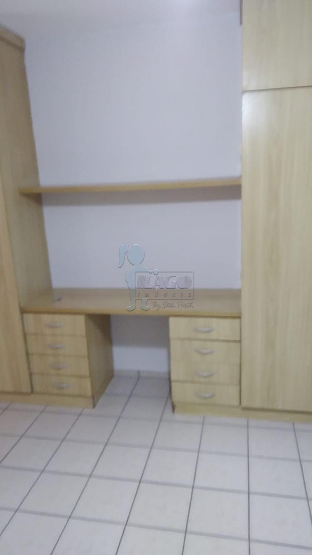 Alugar Apartamentos / Padrão em Ribeirão Preto R$ 1.150,00 - Foto 1