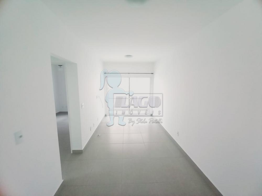 Alugar Apartamento / Padrão em Ribeirão Preto R$ 900,00 - Foto 1