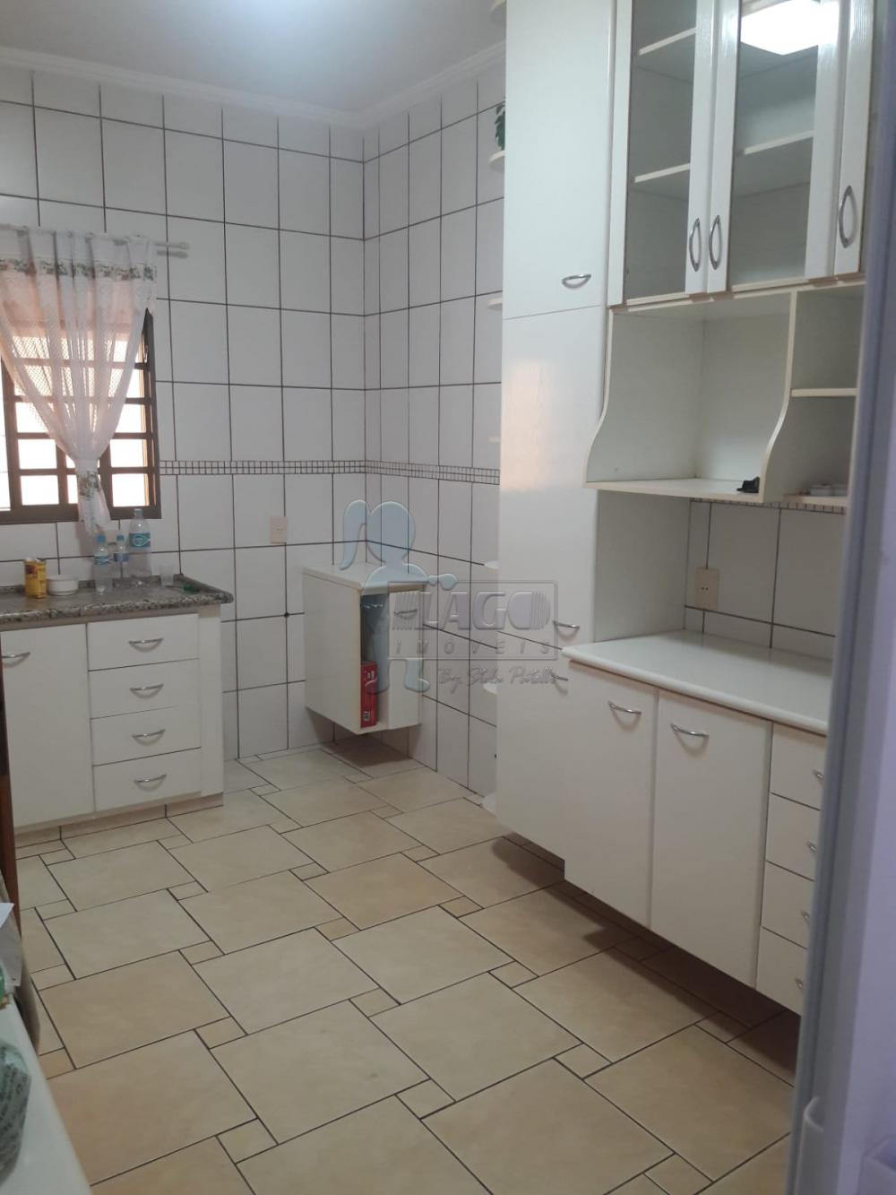 Alugar Casa / Padrão em Ribeirão Preto R$ 1.750,00 - Foto 3