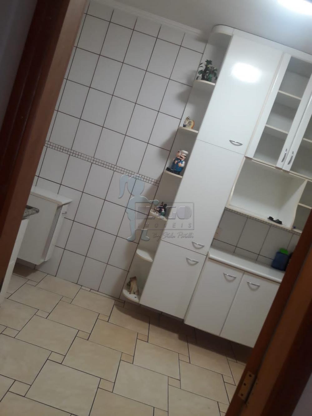 Alugar Casa / Padrão em Ribeirão Preto R$ 1.750,00 - Foto 4