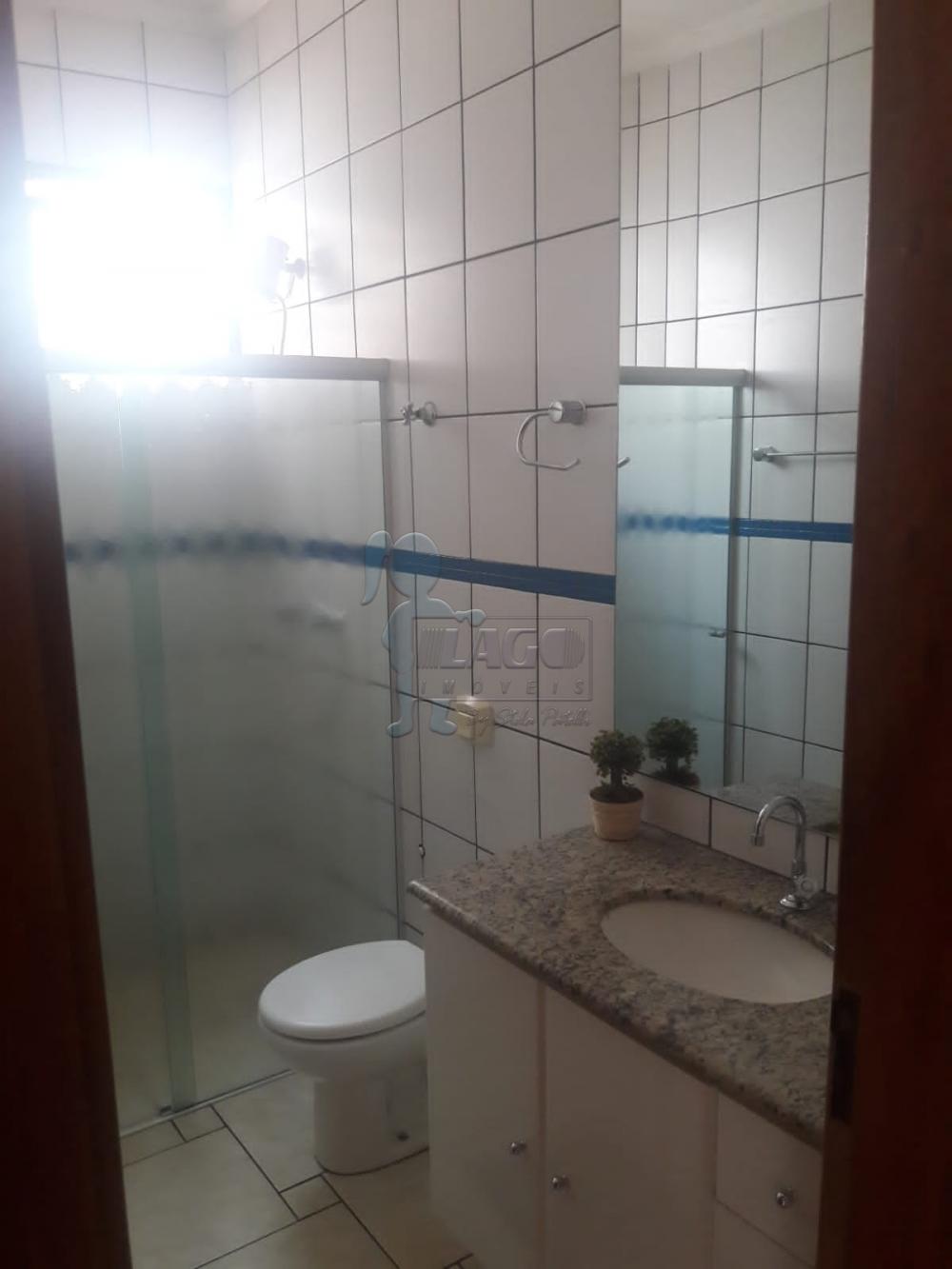 Alugar Casa / Padrão em Ribeirão Preto R$ 1.750,00 - Foto 5