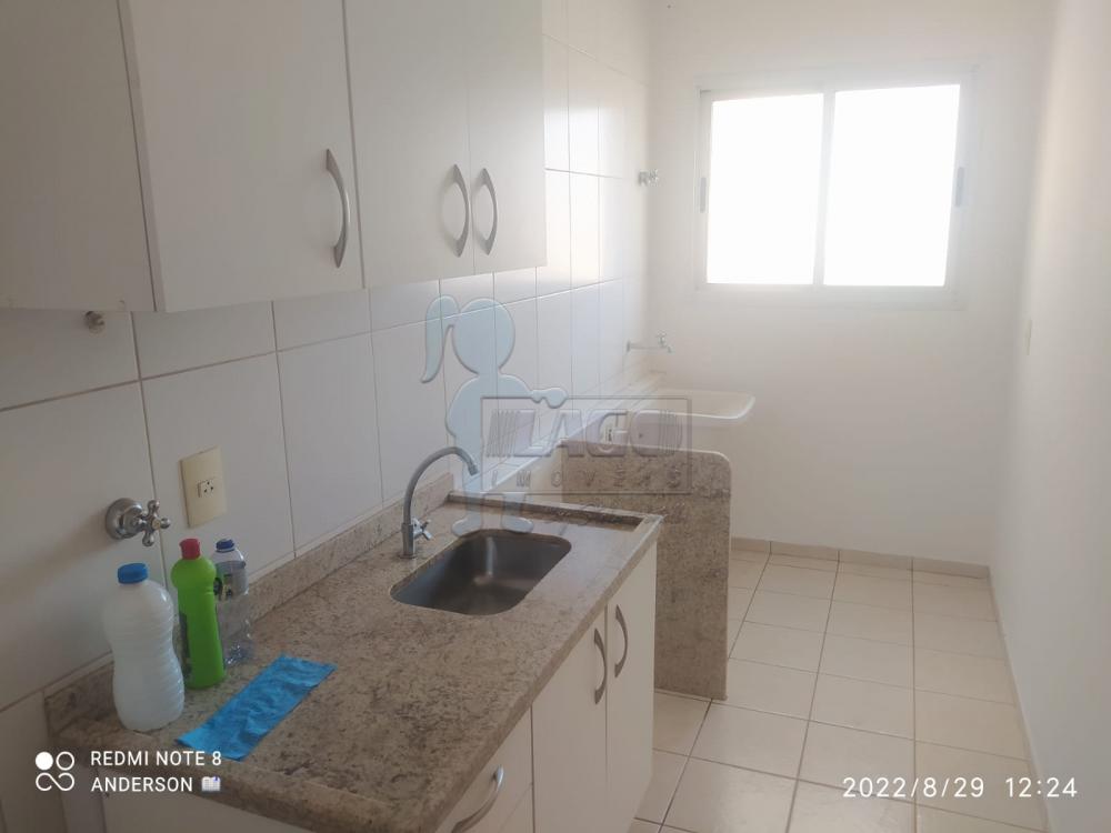 Alugar Apartamento / Padrão em Ribeirão Preto R$ 800,00 - Foto 2