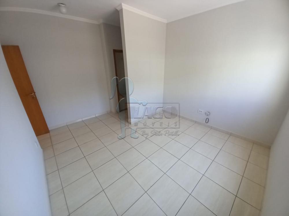 Alugar Apartamento / Padrão em Ribeirão Preto R$ 1.100,00 - Foto 1