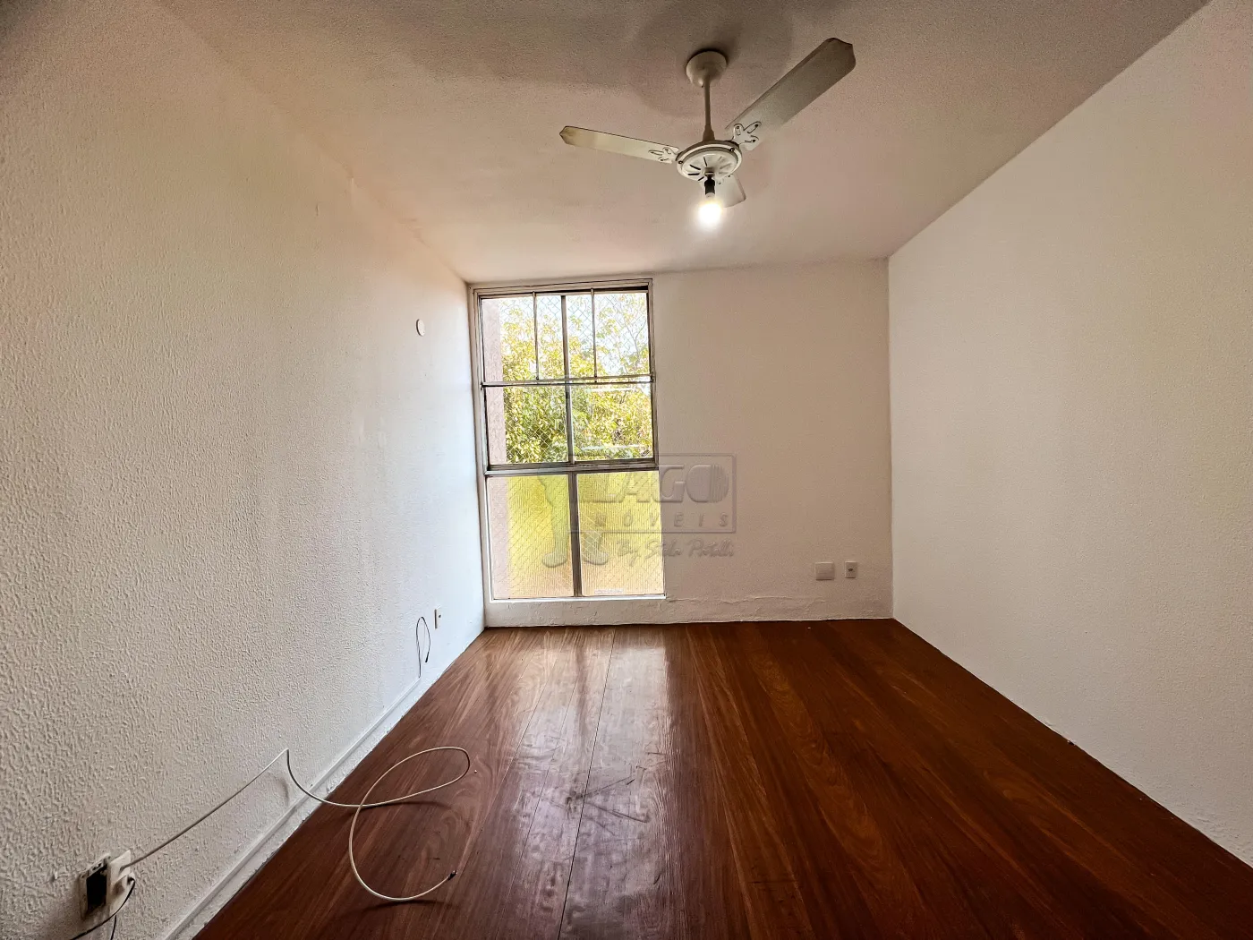 Alugar Apartamento / Padrão em Ribeirão Preto R$ 650,00 - Foto 1