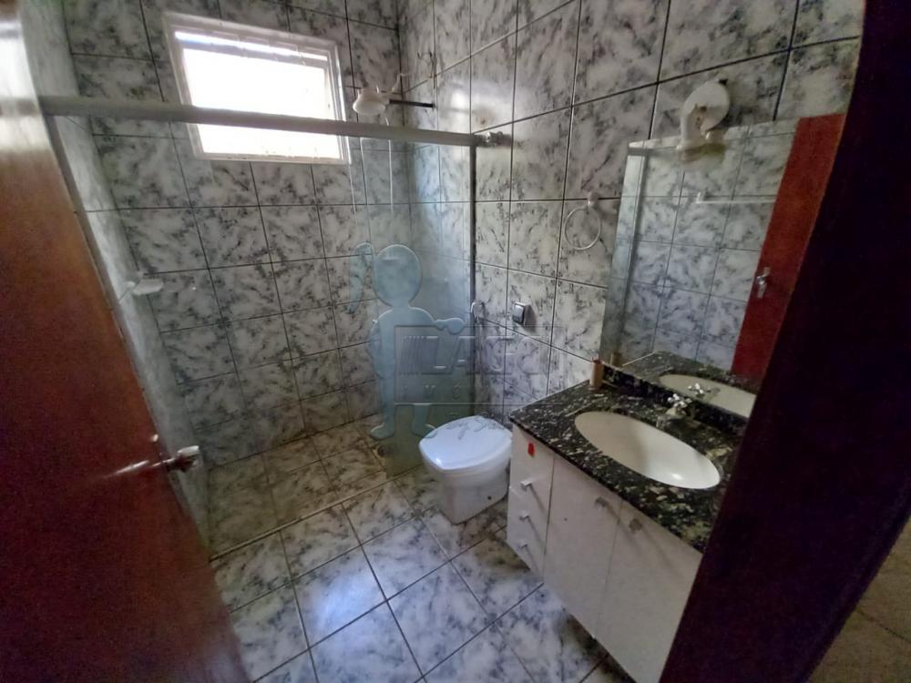 Alugar Casa / Padrão em Ribeirão Preto R$ 1.500,00 - Foto 2