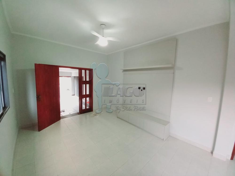 Alugar Casa / Padrão em Ribeirão Preto R$ 1.600,00 - Foto 4